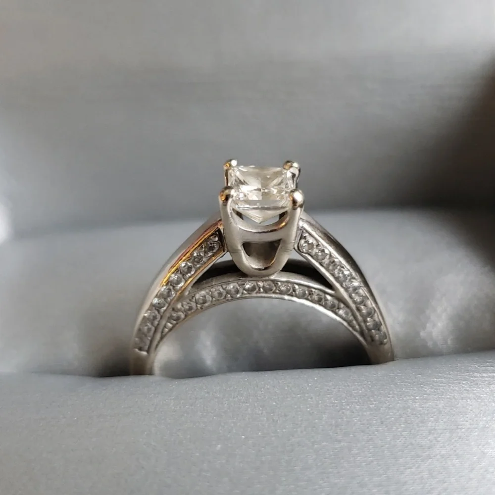 Diamond ring - Picture 3 of 5